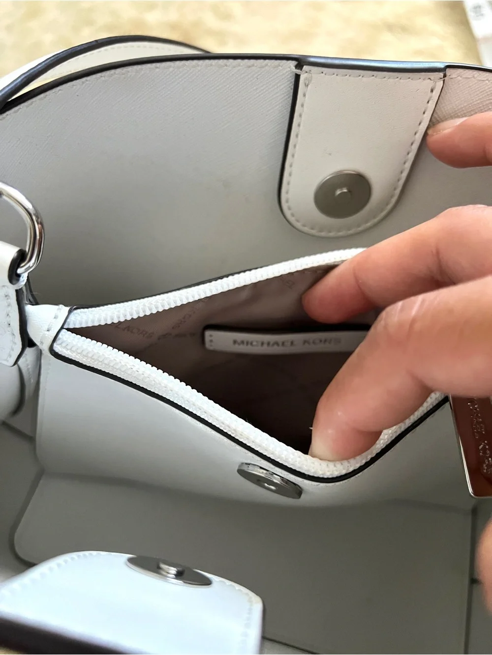 MICHAEL KORS White Medium Size Satchel Purse